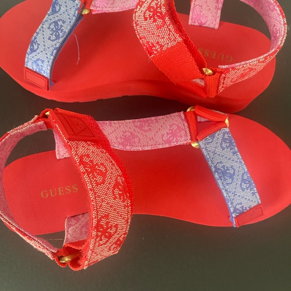 Very comfortable shoes size 8 red with pink blue on the straps - Picture 3 of 3